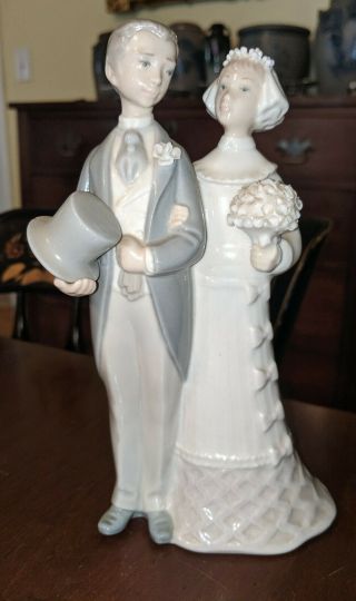 Lladro Bride & Groom Spanish Porcelain Figure Wedding Cake Topper