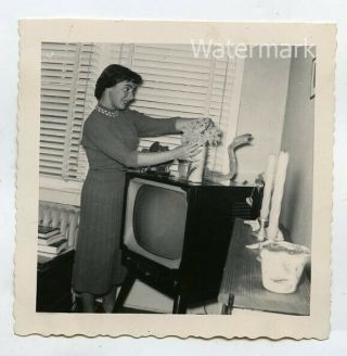 1950s B/w Vintage Snapshot Photo Lady By Television Set Tv