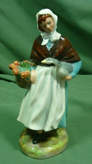 Vintage Royal Doulton " Country Lass " Figurine Hn 1991 19f009