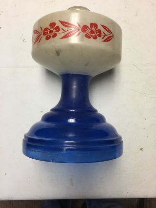 ANTIQUE RED WHITE AND BLUE KEROSENE OIL LAMP WITH GLOBE 3