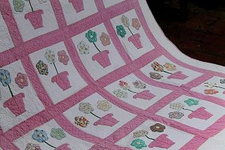Vtg Cotton with Cotton Batting Hand Quilted Quilt Flowers 73 by 80 3