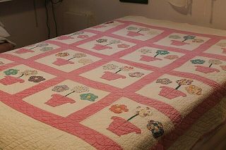 Vtg Cotton with Cotton Batting Hand Quilted Quilt Flowers 73 by 80 5