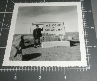 Welcome To Oklahoma State Line Sign Roadside Man 1950 