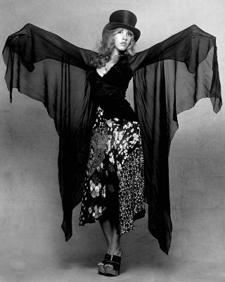 Stevie Nicks " The Queen Of Rock & Roll " Singer - 8x10 Publicity Photo (rt196)
