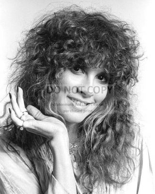 Stevie Nicks " The Queen Of Rock & Roll " Singer - 8x10 Publicity Photo (rt664)