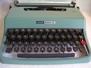 Vintage Olivetti Lettera 32 Portable Typewriter Bluish/green W/ Case