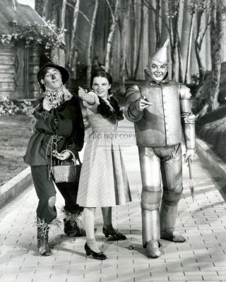 Ray Bolger,  Judy Garland & Jack Haley In " The Wizard Of Oz " 8x10 Photo (zy - 920)
