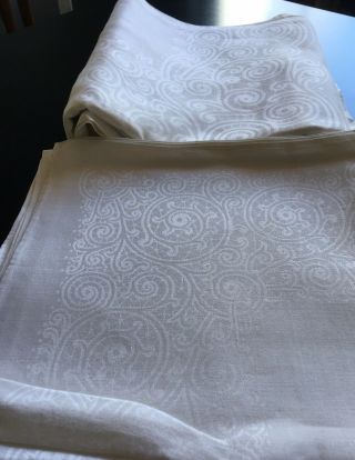 Vintage Damask Tablecloth (88 X 70) And 10 Napkins (20 X 20)