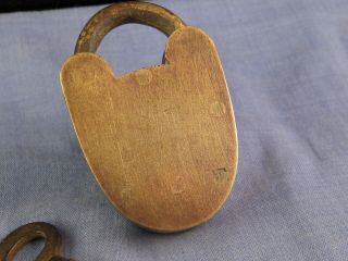 BRASS PADLOCK ANTIQUE GATE DOOR SHED CHURCH LOCK WITH KEY 5