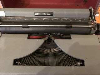 1949 Vintage Royal Quiet De Luxe Portable Typewriter Glass Keys (tan case) 3