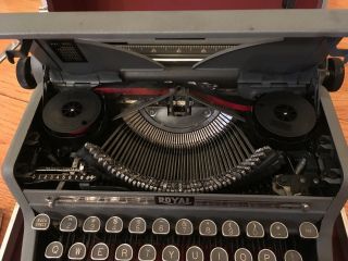 1949 Vintage Royal Quiet De Luxe Portable Typewriter Glass Keys (tan case) 4