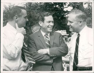 1968 Press Photo Politics Thomas Eagleton Warren Hearnes Governor Trails 8x10