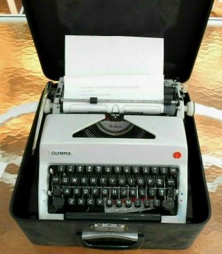 Vintage 1970 Olympia Sm9 Deluxe Portable Typewriter W/black Case Made In Germany