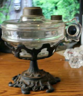 Vintage Cast Iron Oil Lamp Stand,  Table Top Lamp Holder Iron Art