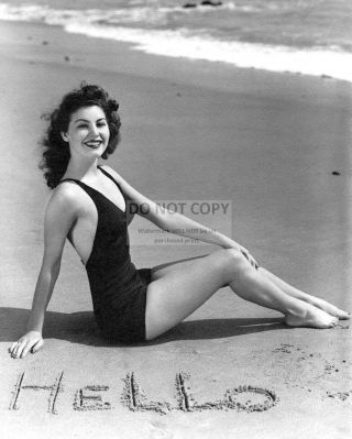 Actress Ava Gardner Pin Up - 8x10 Publicity Photo (ep - 547)