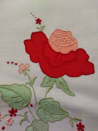 Set Of 2 Fine Madeira Embroidered & Applique Rose Linen Hand Towels 20.  5 " X13 "