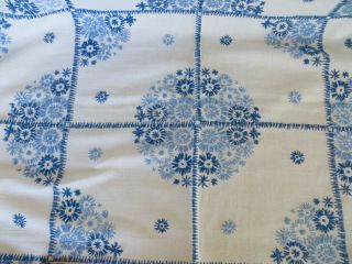 Vintage Hand Embroidered Tablecloth with Lace Edge 2