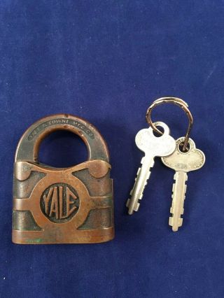 Vintage Yale & Towne Padlock Y & T Antique Brass Lock With 2 Keys Great