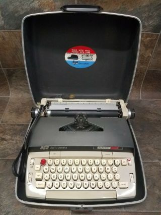 Vintage Smith Corona Electra 110 Portable Electric Typewriter W/ Case.