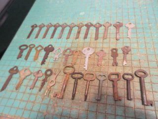 35 Vintage Skeleton Key And Flat Key Assortment From Locksmith 