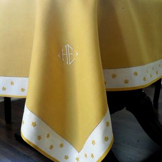 Fine Vtg French Linen Tablecloth & Napkins W/ Embroidered Edge & Monogram 61x60