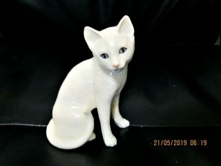 Gorgeous Ivory White Lenox Cat Sitting Position 5 " Tall Marked In Gold Named