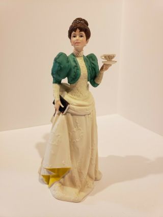 1995 Avon Porcelain Mrs.  Albee Figurine President 