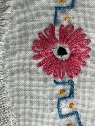 3 Piece Set Vintage Embroidered Linen Dresser Furniture Scarf Lace Trim Doilies 5