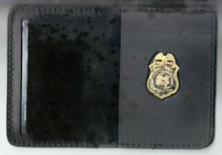Federal Reserve Officer Pin Wallet With Federal Police Benevolent Assn 2019 Card