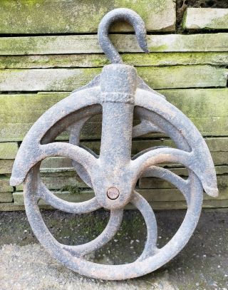 Antique Vintage Cast Iron Metal Water Well Barn Pulley Wheel Block Tackle Hoist