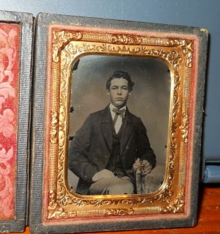 1/9th Plate Ambrotype Man In Full Case Separated Hinge