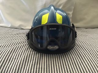 Cairns 360s Structural Helmet.  Firefighter/emt/paramedic