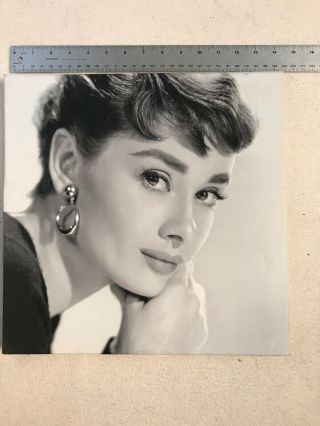 “Audrey Hepburn: A Life In Pictures” (2007) And Audrey Hepburn Canvass Print 2