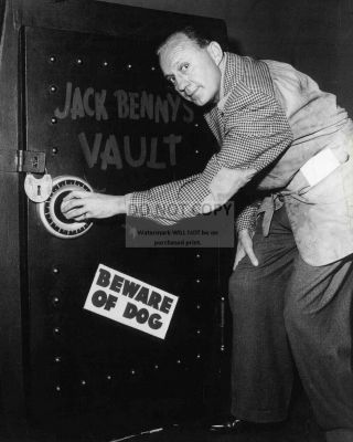 Jack Benny Radio & Television Comedian Opens Vault 8x10 Publicity Photo (bb - 465)