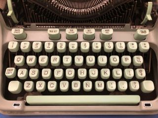 Hermes 3000 Portable Typewriter Seafoam Green Keys / Repair 2