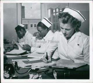 1950 Press Photo Business Nurses Stan Wayman Miami Herald Fl Black Workers 7x7