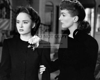 Ann Blyth And Joan Crawford In " Mildred Pierce " - 8x10 Publicity Photo (ab - 264)