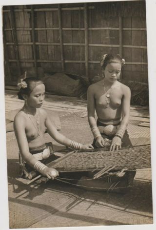 Malaysia Penang Ethnic Bare - Breasts Two Young Girl Carpet Weaver Rppc C1930/40s