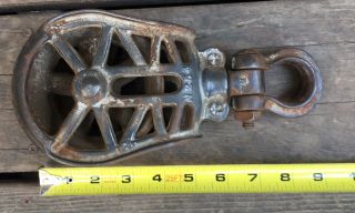 OLD VINTAGE ANTIQUE FARM TOOL MYERS PULLEY H - 254 CAST IRON BLOCK & TACKLE 3