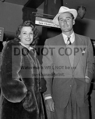 Errol Flynn & Wife Lili Damita At Union Airport Los Angeles 8x10 Photo (bb - 430)