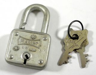 Vintage Master Lock Co Padlock No.  44 & 2 Keys 5 - M