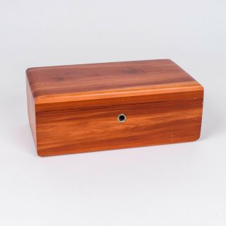 Vintage Lane Small Cedar Box / Chest With Key 9 " X 5 " X 3.  5 "