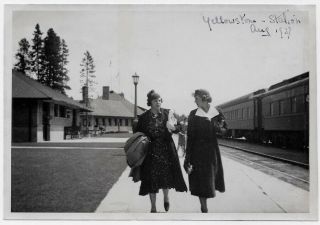 Old Photo Women Union Pacific Yellowstone Train Station And Train Montana 30s