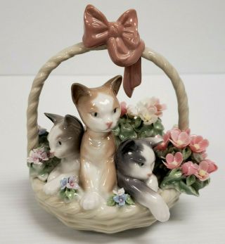 Rare Retired Lladro Figurine 1444 " Purr - Fect " Kittens In Basket Of Flowers