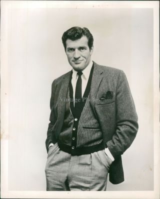 1958 Press Photo Actor Hugh O Brian Celebrity Western Tv Fashion Wyatt Earp 8x10