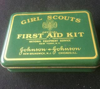 VINTAGE 1930 ' s GIRL SCOUT TIN FIRST AID KIT W/ Instruction Book/ No Contents 2
