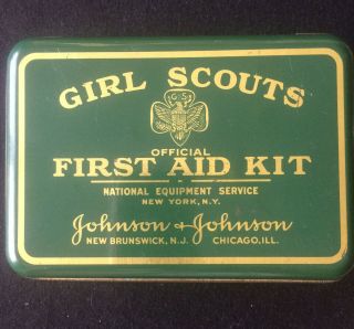 VINTAGE 1930 ' s GIRL SCOUT TIN FIRST AID KIT W/ Instruction Book/ No Contents 3