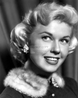 Doris Day In " By The Light Of The Silvery Moon " - 8x10 Publicity Photo (nn - 063)