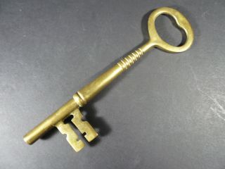 Vintage Brass Ornate Decorative Skeleton Key 7¼ "