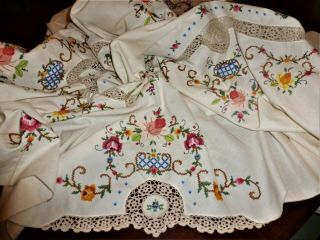 Vintage Embroidered Appliqued Cutwork Lace Tablecloth,  12 Napkins Exquisite